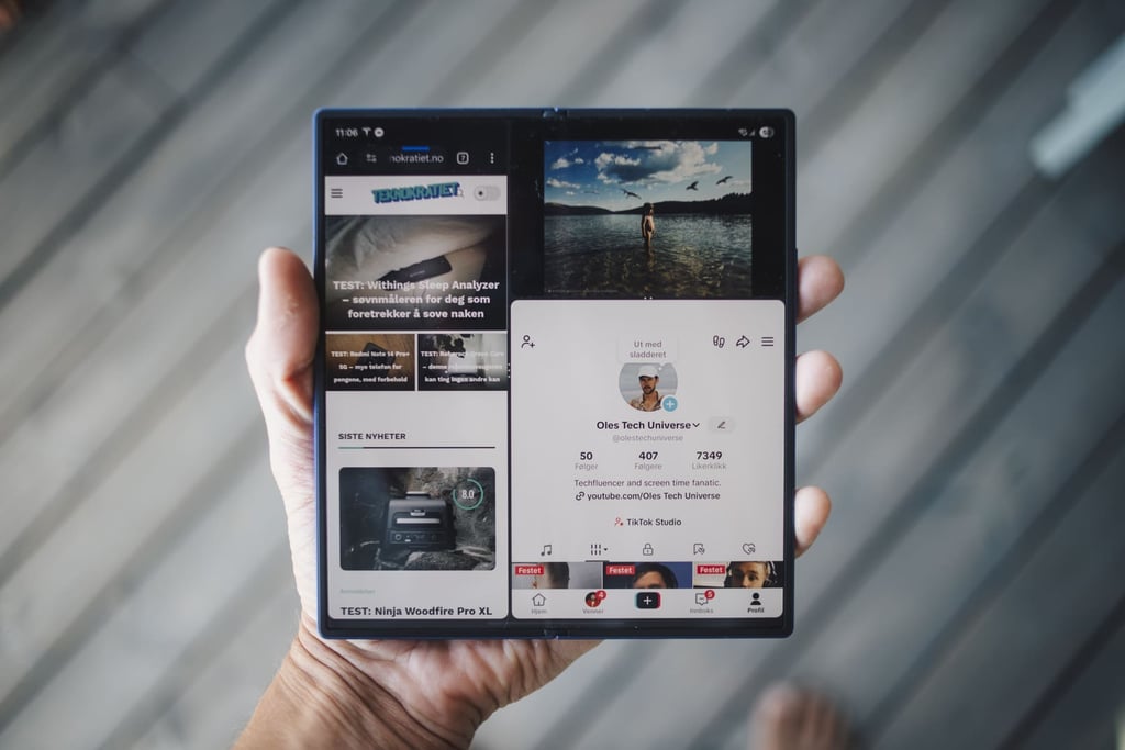 Tre app-vinduer åpne samtidig på Galaxy Z Fold7