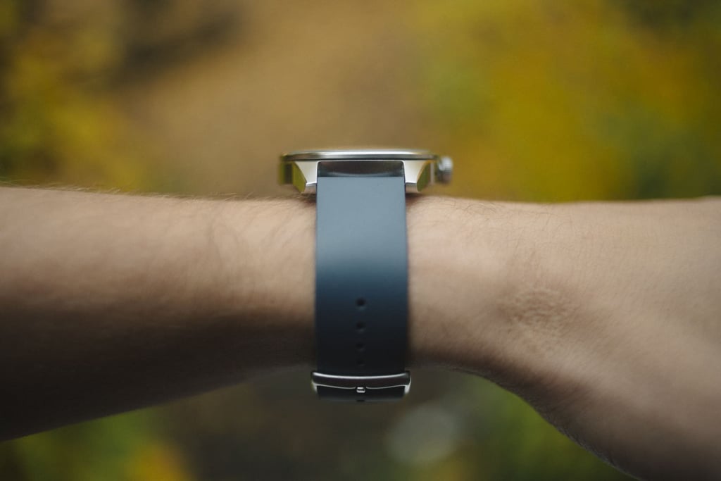 ScanWatch 2 i passende tykkelse på håndleddet