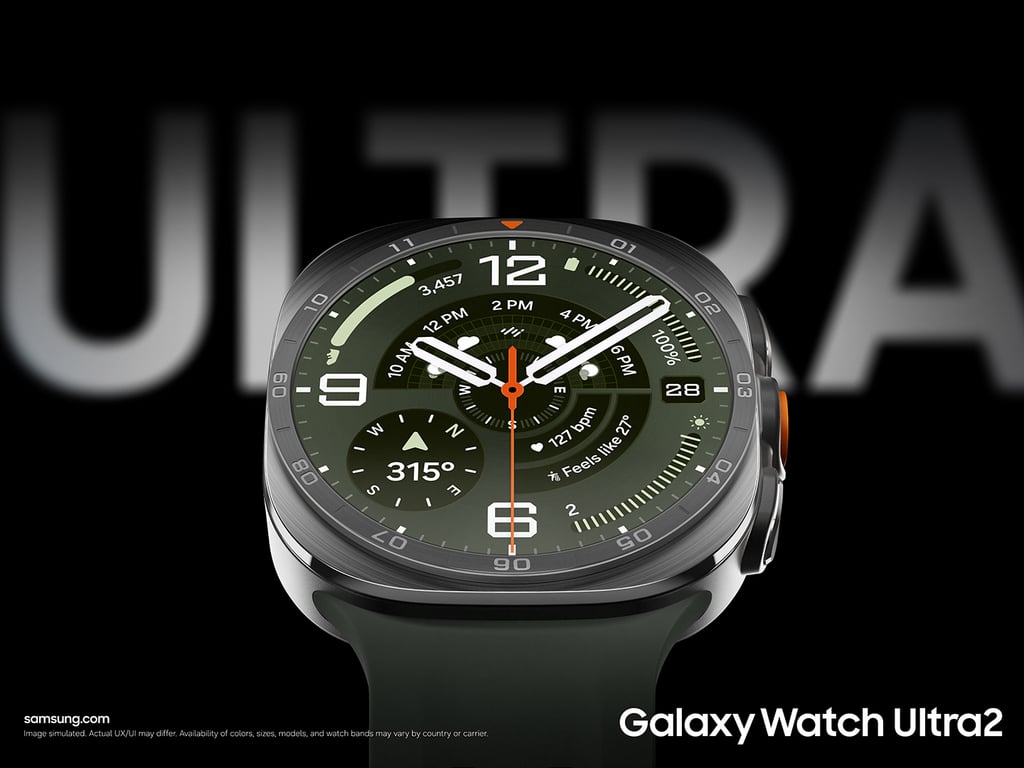 Samsung Galaxy Watch Ultra2 i sort med grønt bånd på svart bakgrunn