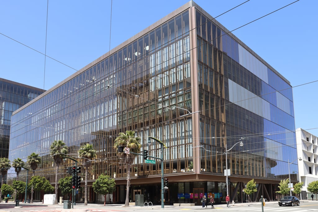 Kontorbygget i Mission Bay i San Francisco der OpenAI har kontorer