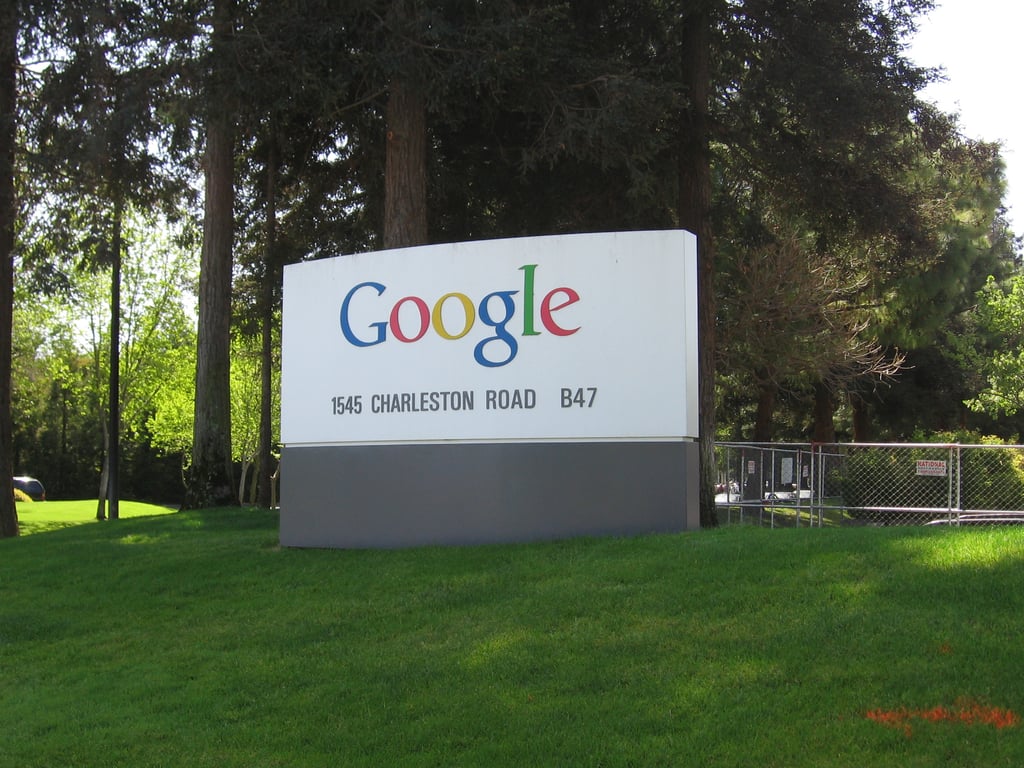 Velkomstskiltet utenfor Googleplex, Googles hovedkvarter i Mountain View