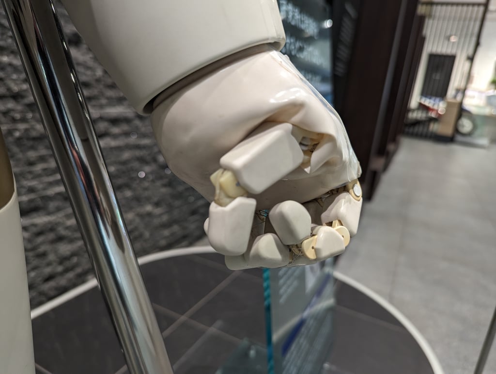 Hondas humanoide robot ASIMO utstilt ved Honda Collection Hall