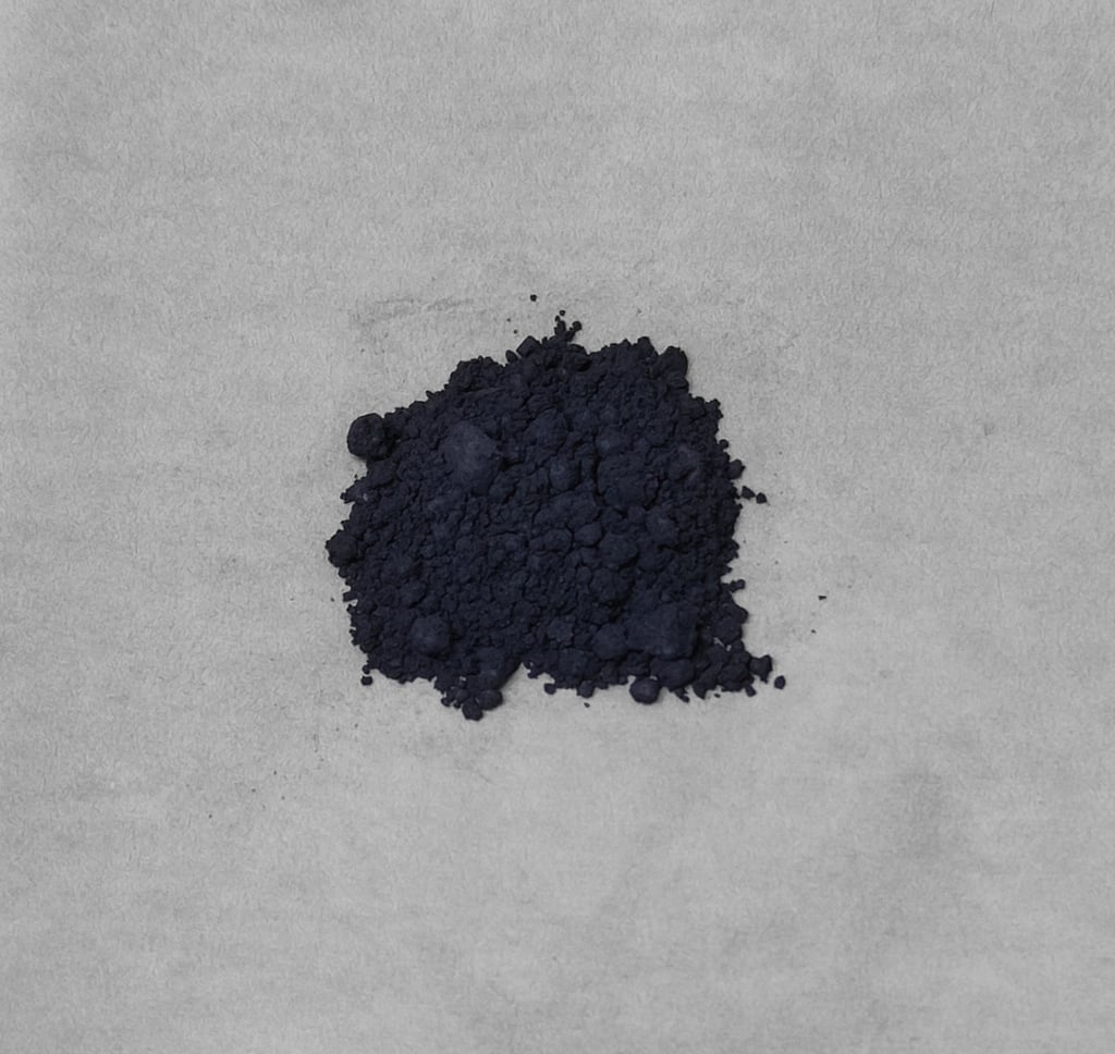 Nærbilde av mineralet molybdendisulfid
