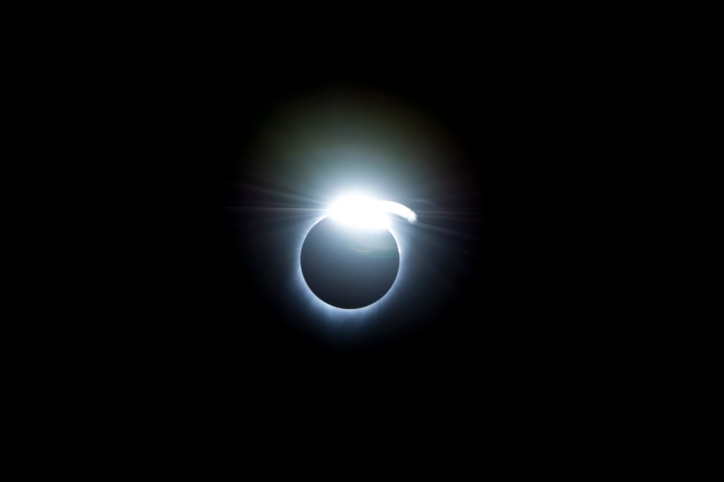 Diamantringen under den totale solformørkelsen i 2017, fotografert fra et NASA-fly over Oregon
