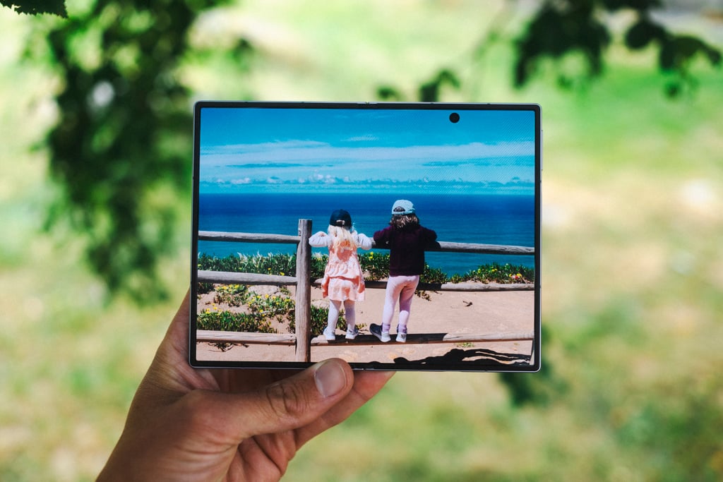 Bilder vist på innerskjermen til Samsung Galaxy Z Fold8