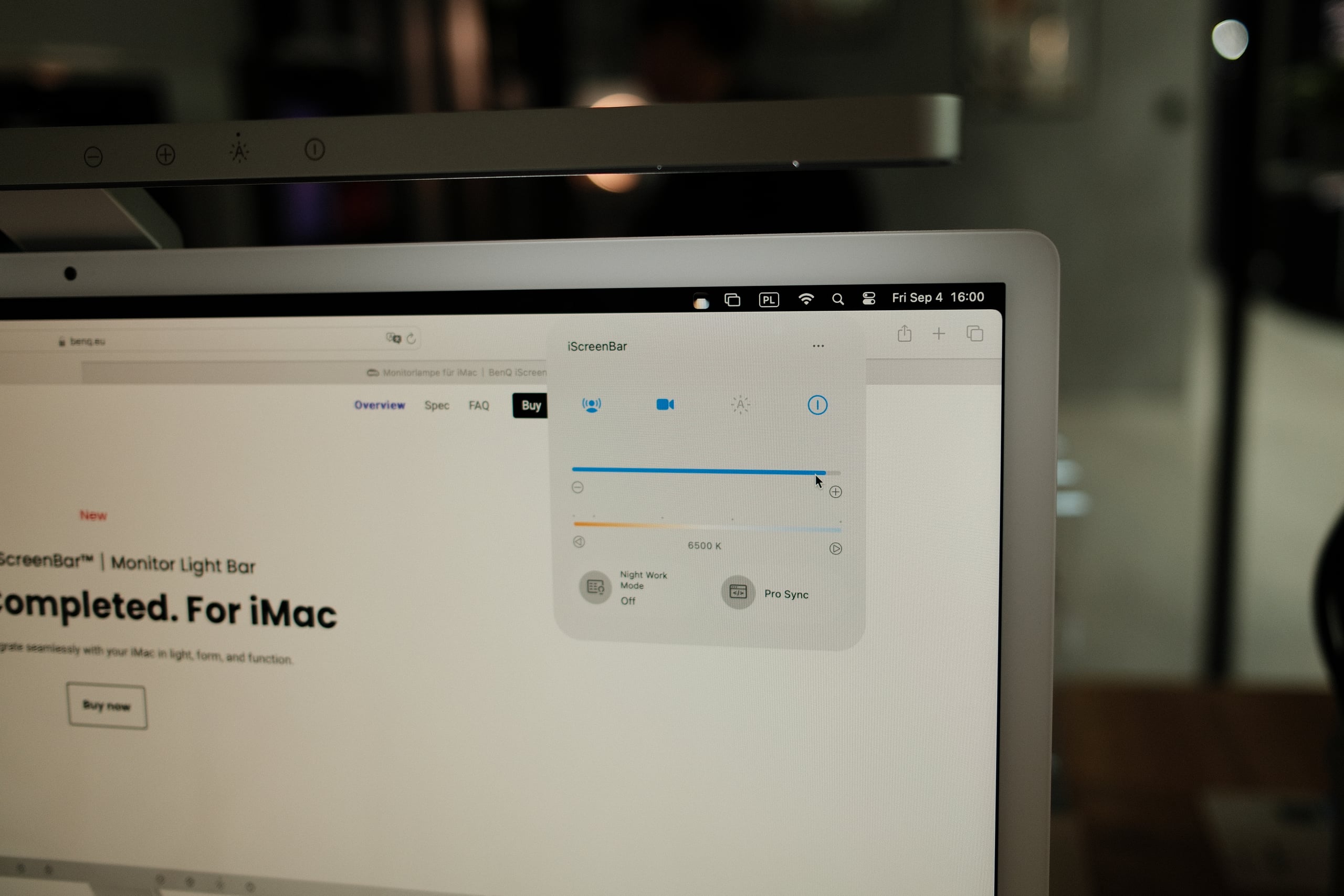 macOS-appen til iScreenBar med skyvekontroller for styrke og fargetemperatur