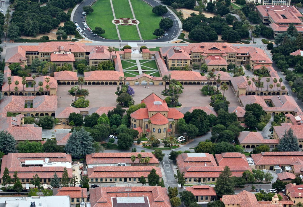 Stanfords egne regler forbyr all bruk av AI til å endre bilder av mennesker ved universitetet