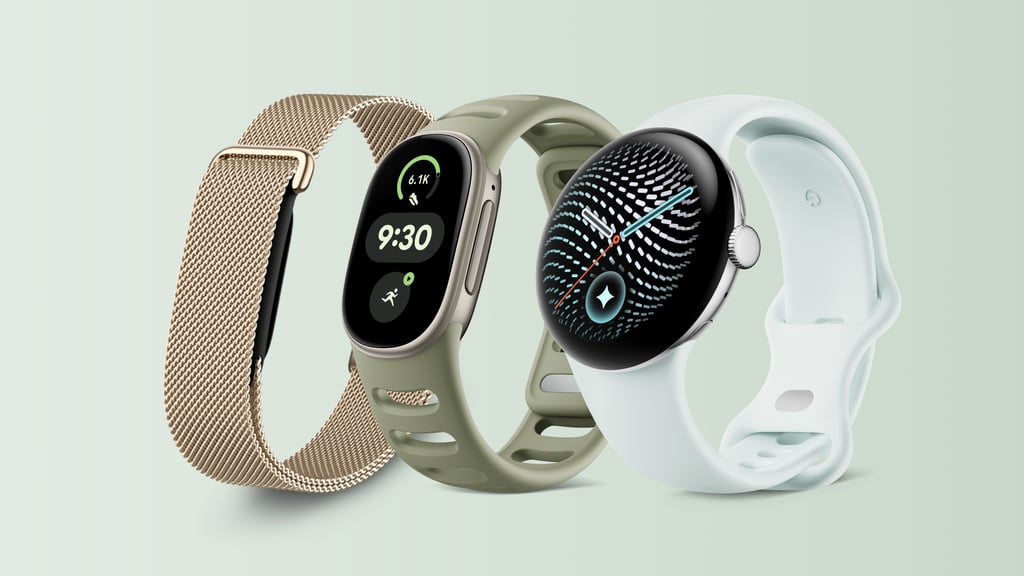 Fitbit Air, Fitbit Edge og Pixel Watch 5 står ved siden av hverandre mot lys bakgrunn