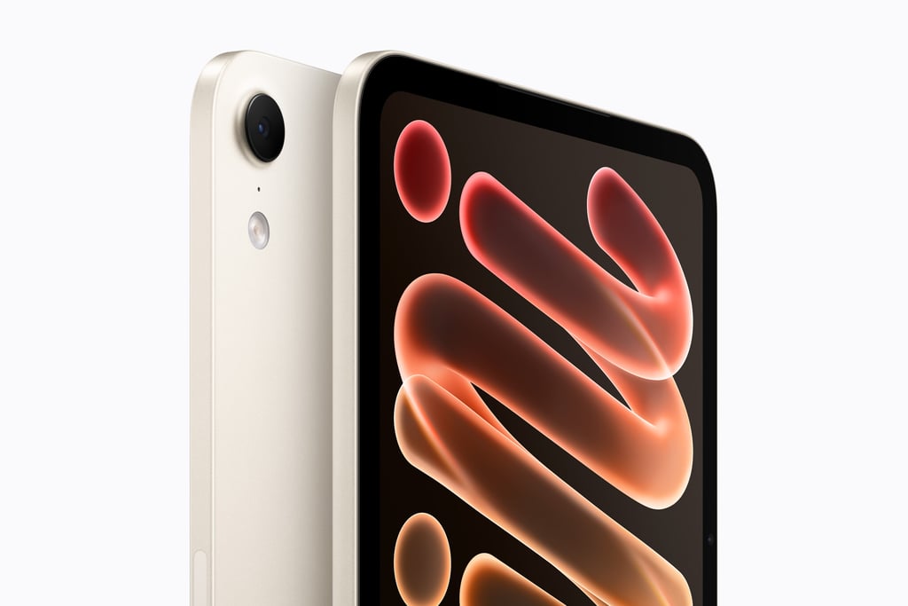iPad mini i farven Starlight sett bakfra