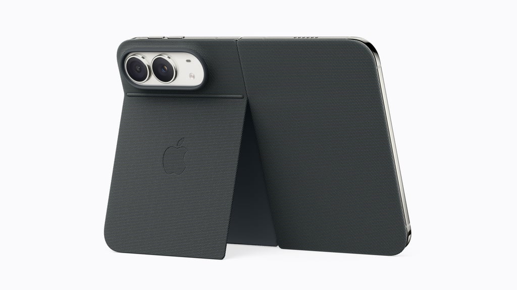 iPhone Duo i et mørkeblått Folio-deksel fra Apple