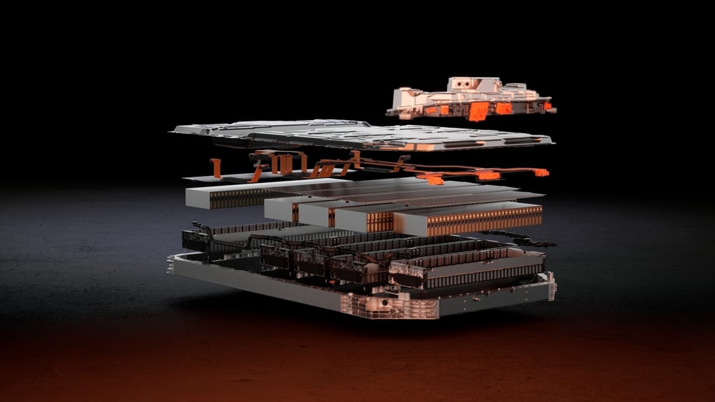 Batteripakken i Jaguar Type 01 vist lag for lag i en sprengskisse