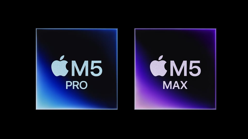 Apples brikker M5 Pro og M5 Max ved siden av hverandre på mørk bakgrunn