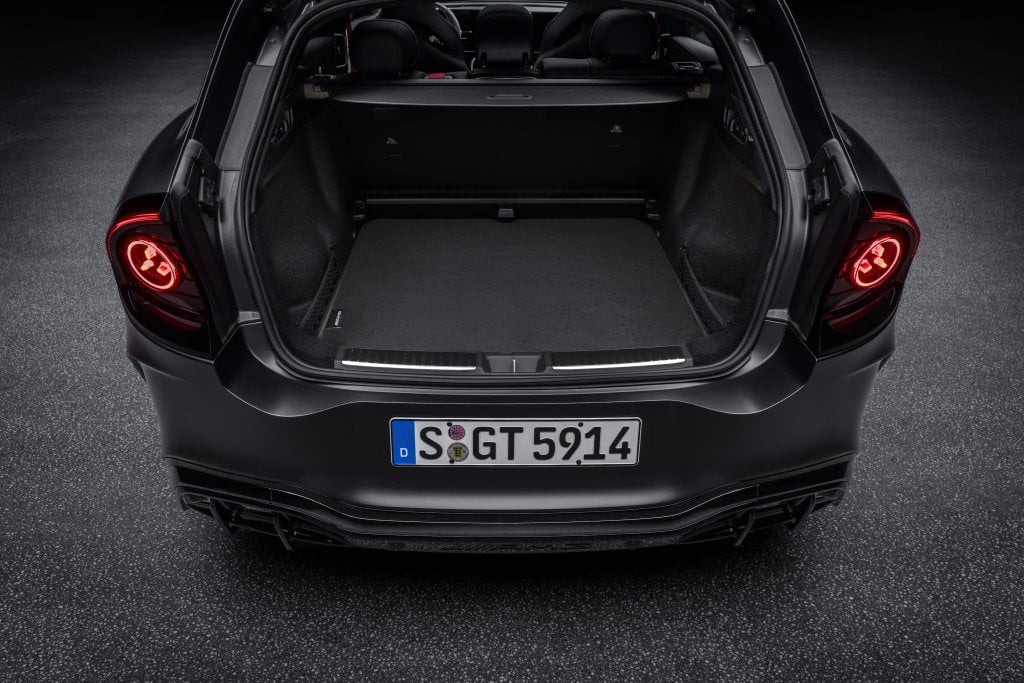Bagasjerommet i Mercedes-AMG GT SUV