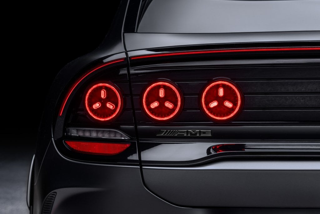 Baklysene på Mercedes-AMG GT SUV