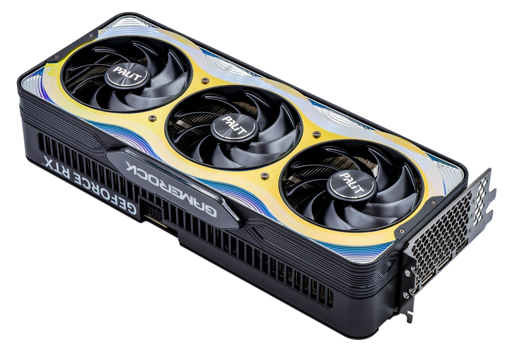 Grafikkortet Palit GeForce RTX 5090 Gamerock sett fra siden