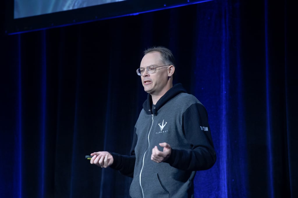 Epic-sjef Tim Sweeney snakker på scenen under Game Developers Conference i San Francisco