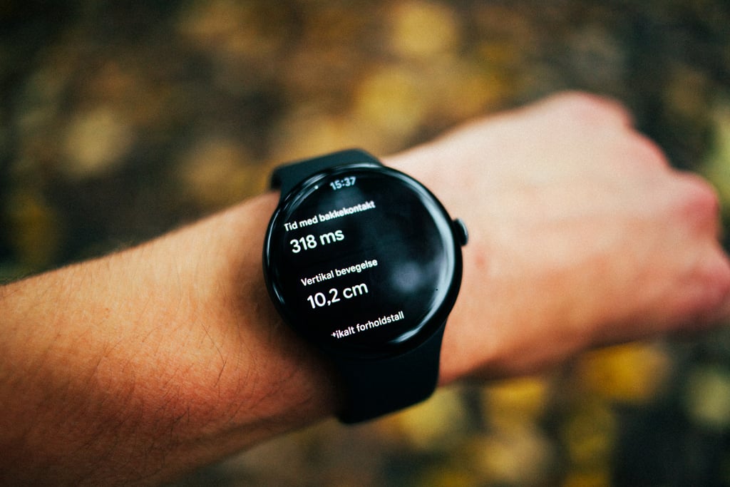 Pixel Watch 5 viser tid med bakkekontakt på 318 millisekunder og vertikal bevegelse på 10,2 centimeter